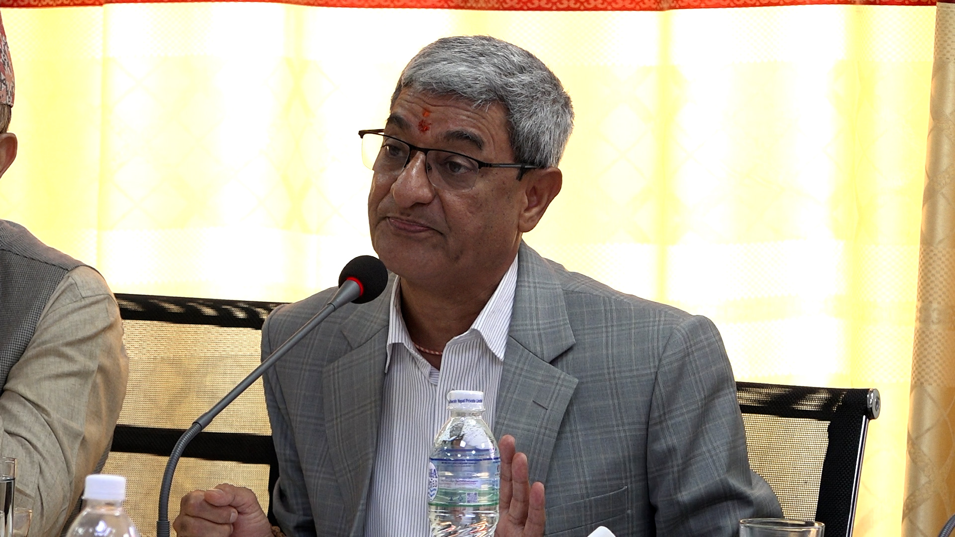 गैरआवसीय नेपाली नागरिकता प्राप्त गर्नेले राजनीतिक अधिकार पाउँदैन : गृहमन्त्री लेखक